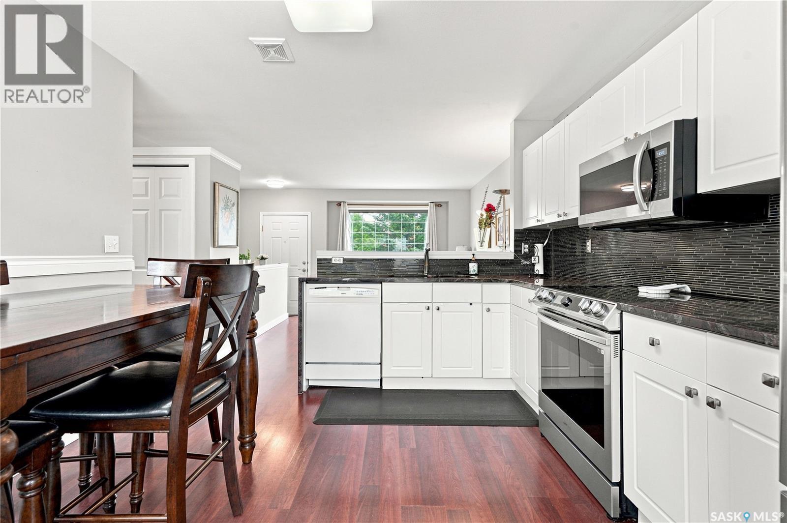 18 143 Gropper Crescent, Saskatoon, SK - Indoor Photo Showing Kitchen With Upgraded Kitchen
