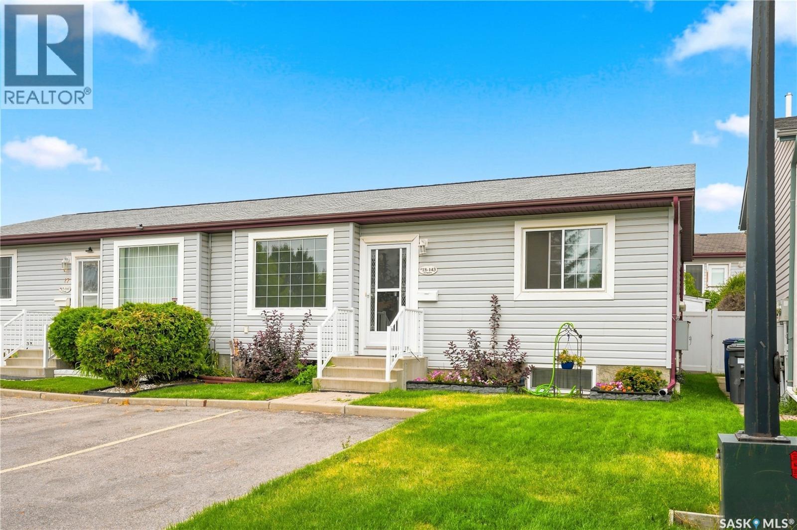 18 143 Gropper Crescent, Saskatoon, SK - Outdoor