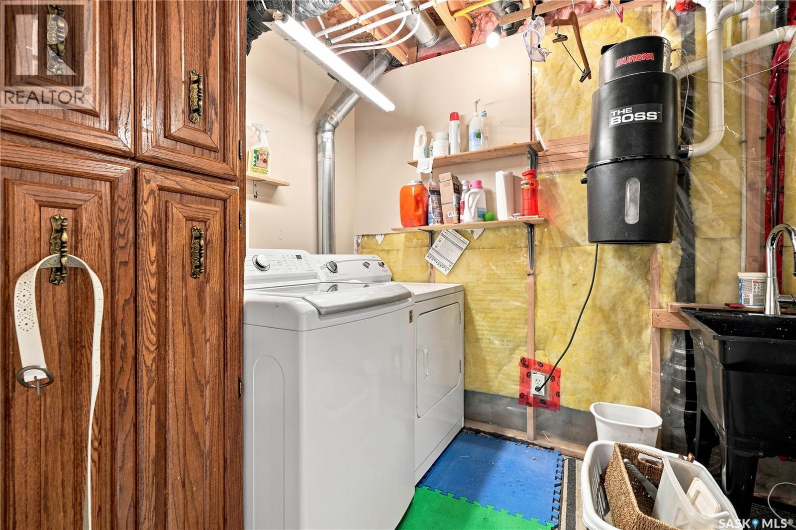 18 143 Gropper Crescent, Saskatoon, SK - Indoor Photo Showing Laundry Room