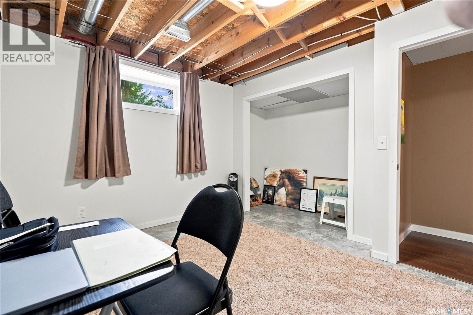 18 143 Gropper Crescent, Saskatoon, SK - Indoor Photo Showing Office