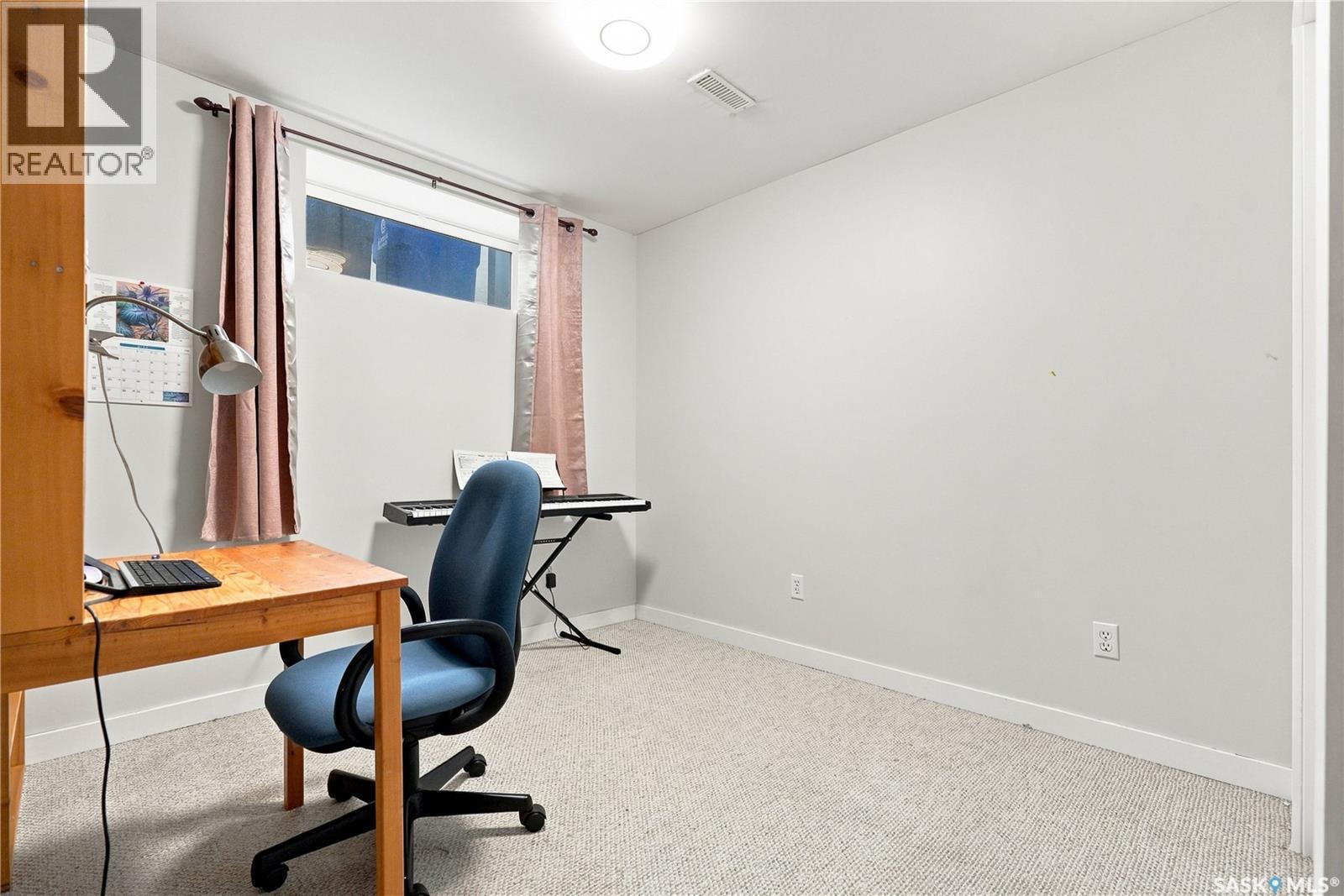18 143 Gropper Crescent, Saskatoon, SK - Indoor Photo Showing Office