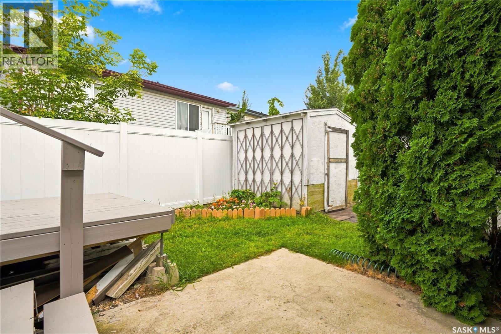 18 143 Gropper Crescent, Saskatoon, SK - Outdoor