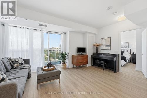 1702 - 286 MAIN STREET  Toronto, ON M4C 4X4