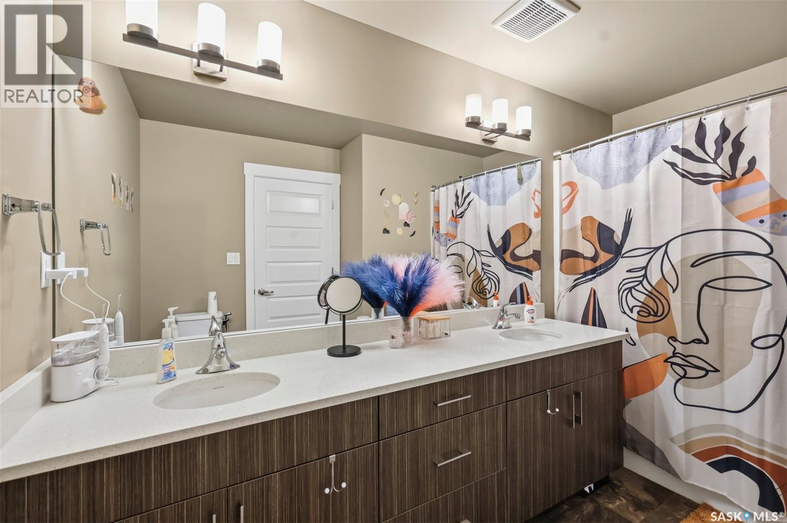 31 510 Kloppenburg Crescent, Saskatoon, SK - Indoor Photo Showing Bathroom