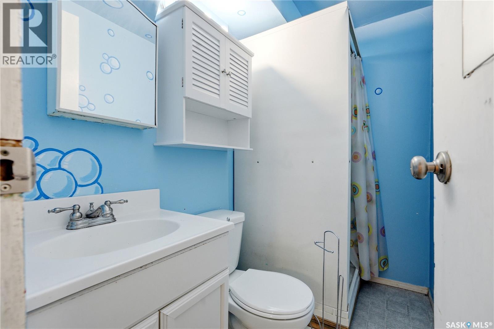 3234 Maxwell Street, Saskatoon, SK - Indoor Photo Showing Bathroom