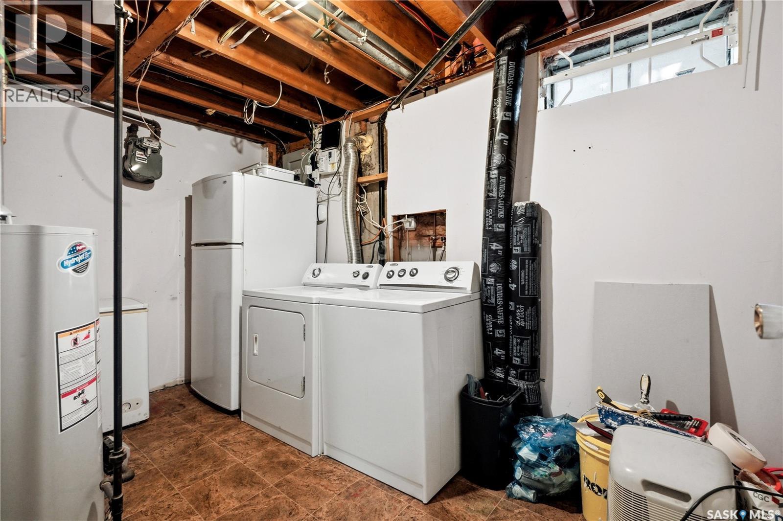 3234 Maxwell Street, Saskatoon, SK - Indoor Photo Showing Laundry Room