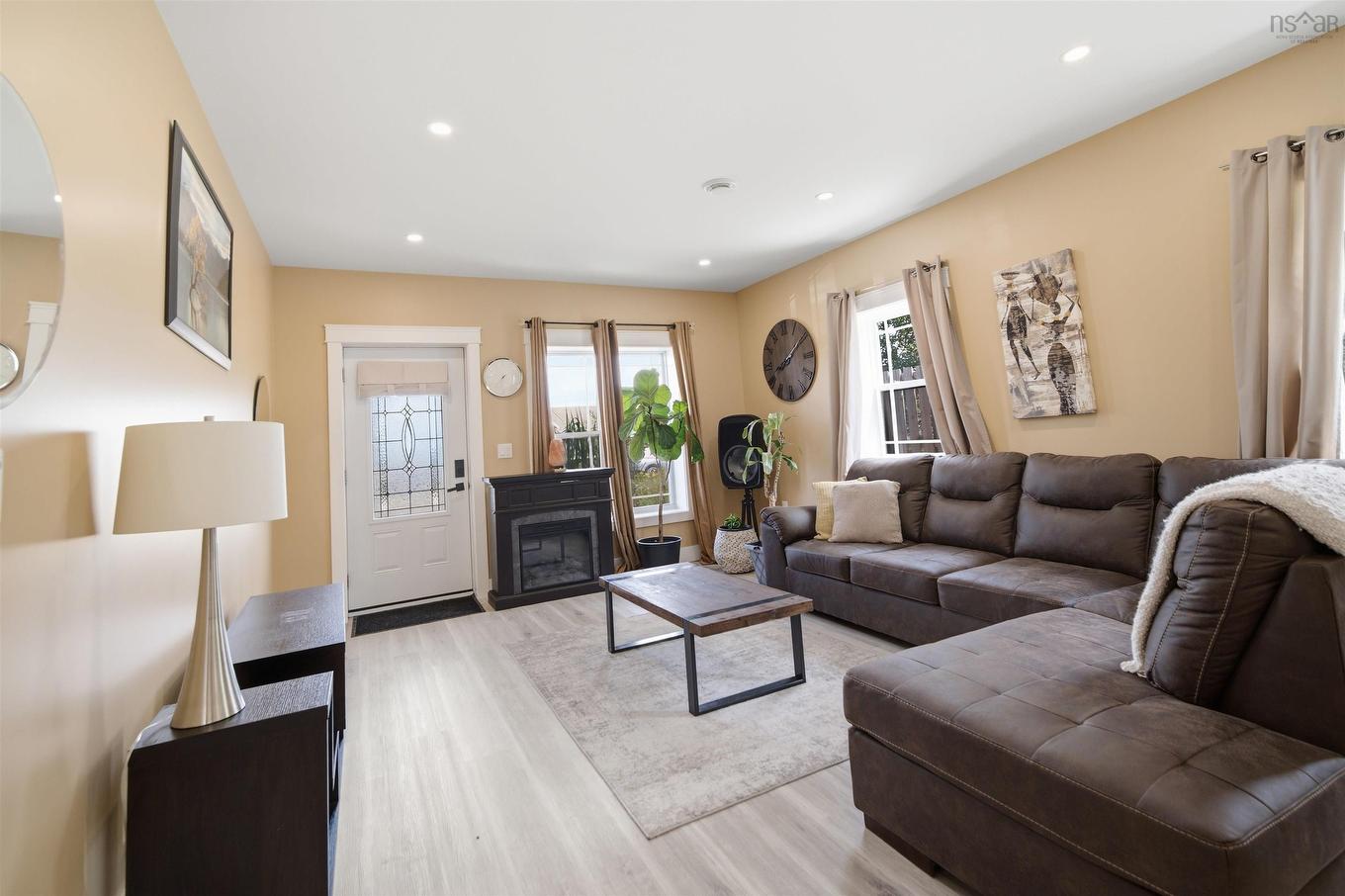 520 Truro Heights Road, Truro Heights, NS - Indoor Photo Showing Living Room With Fireplace