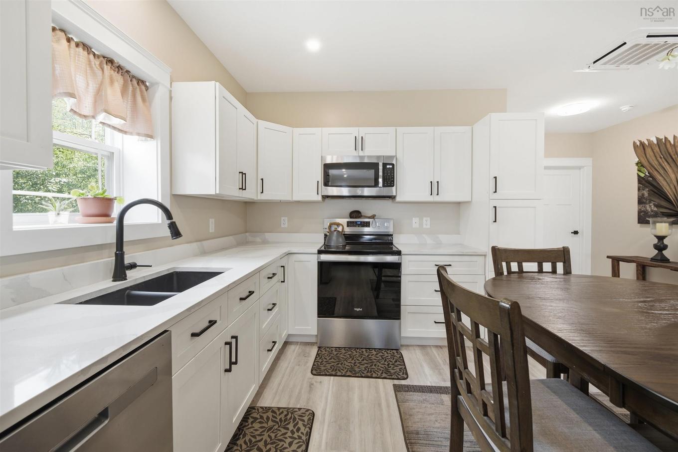 520 Truro Heights Road, Truro Heights, NS - Indoor Photo Showing Kitchen With Double Sink