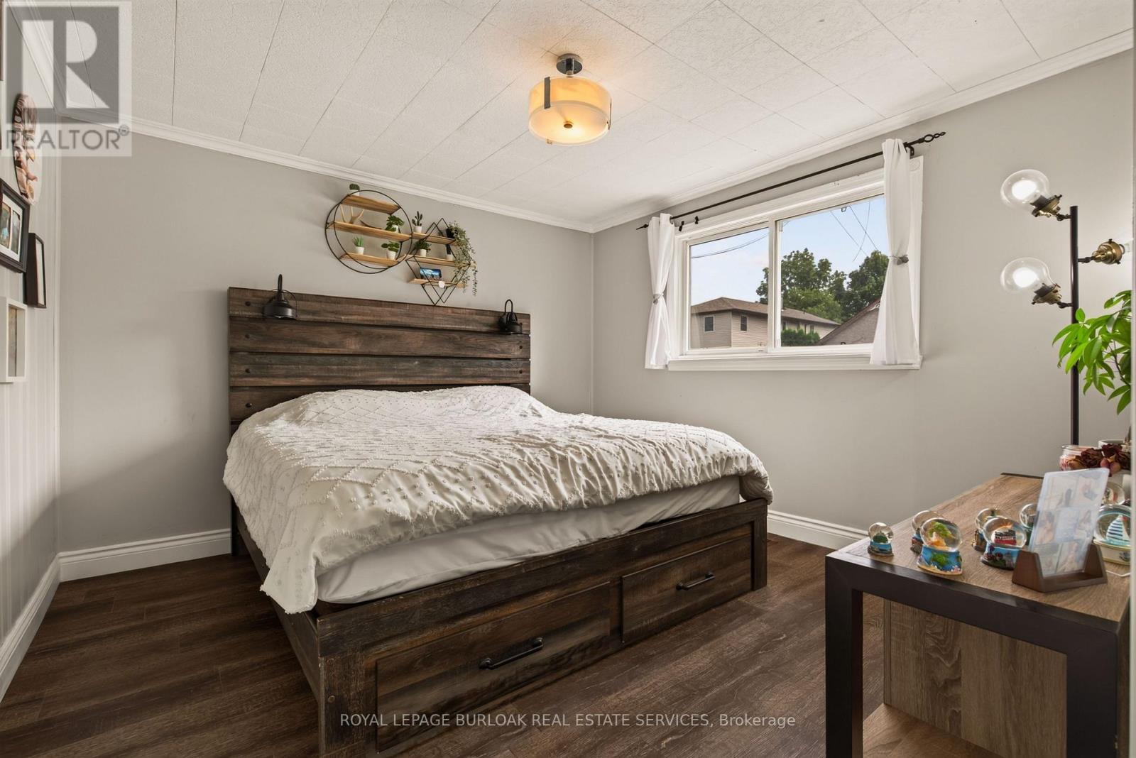 29 Hixon Road, Hamilton, ON - Indoor Photo Showing Bedroom