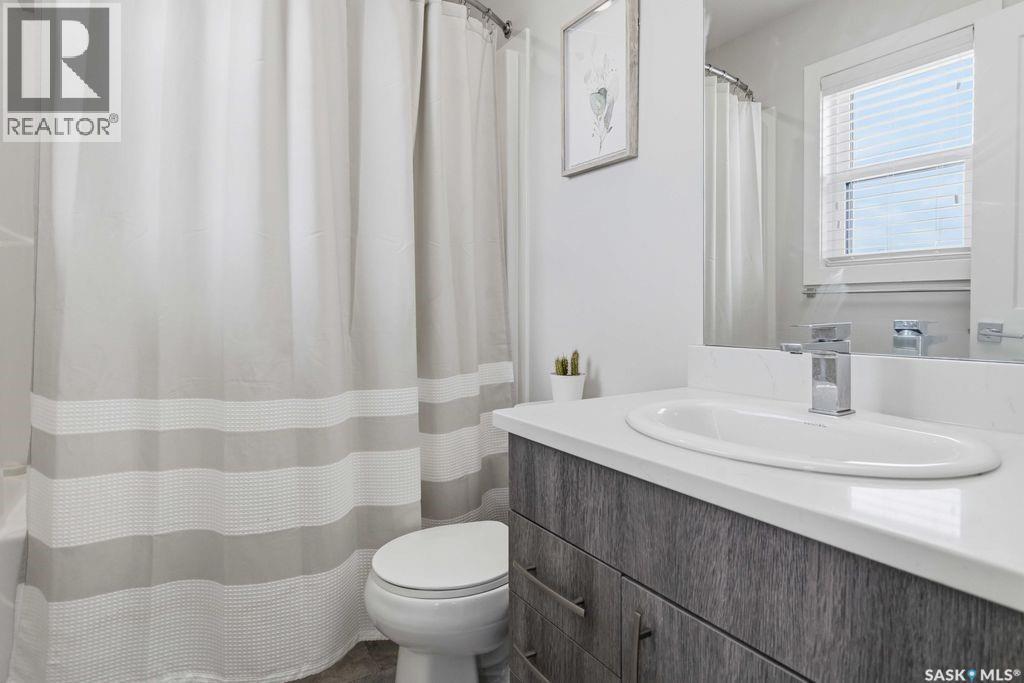 635 Evergreen Boulevard, Saskatoon, SK - Indoor Photo Showing Bathroom