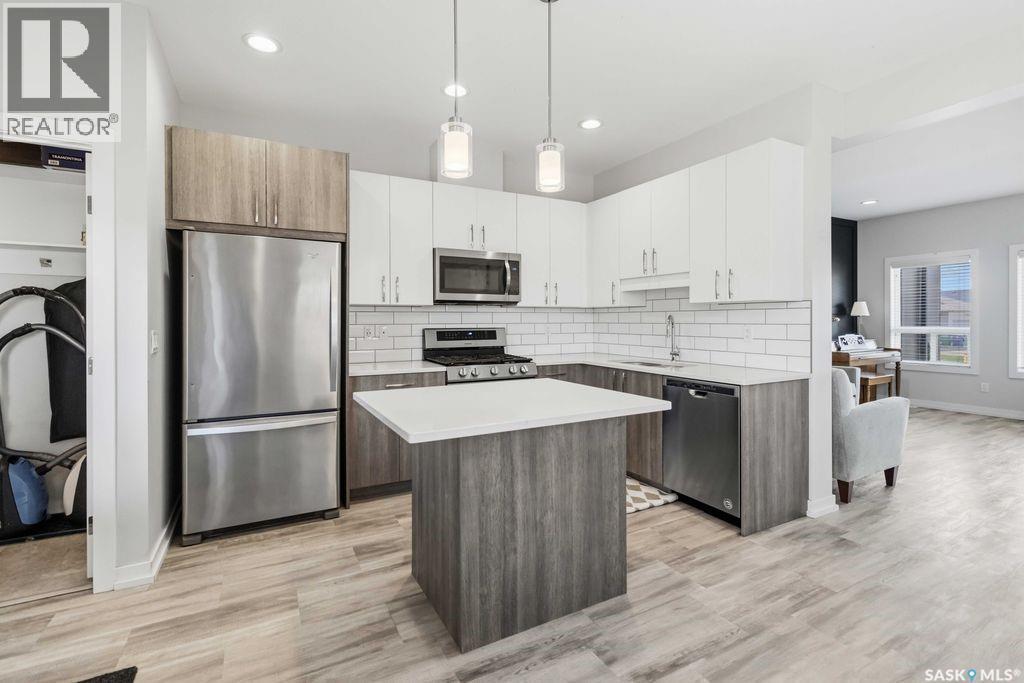 635 Evergreen Boulevard, Saskatoon, SK - Indoor Photo Showing Kitchen With Stainless Steel Kitchen With Upgraded Kitchen
