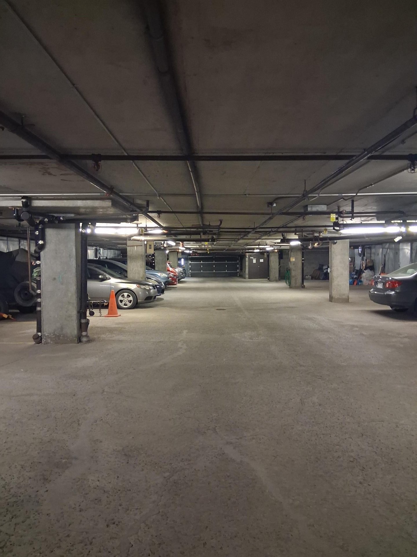 Stationnement - 109-9500 Boul. Des Galeries-D'Anjou, Montréal (Anjou), QC - Indoor Photo Showing Garage