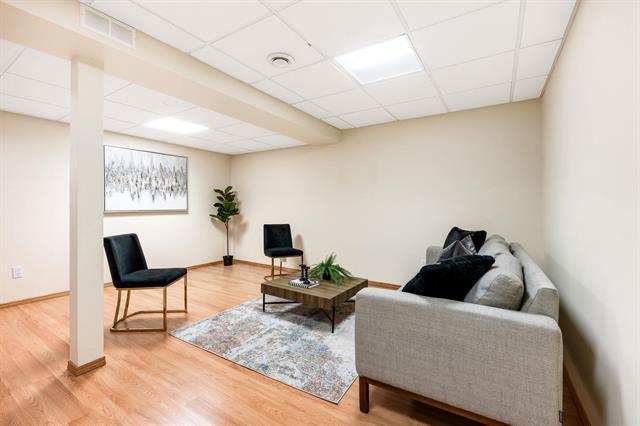 2583 King Edward St, Winnipeg, MB - Indoor