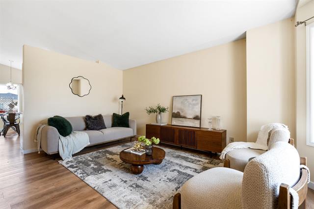2583 King Edward St, Winnipeg, MB - Indoor Photo Showing Living Room