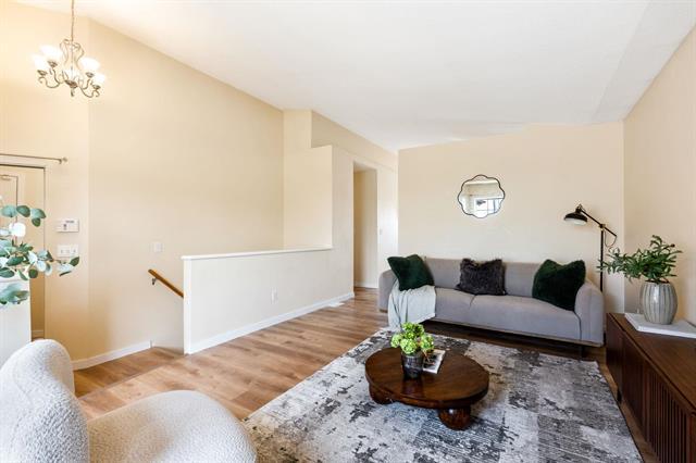 2583 King Edward St, Winnipeg, MB - Indoor Photo Showing Living Room