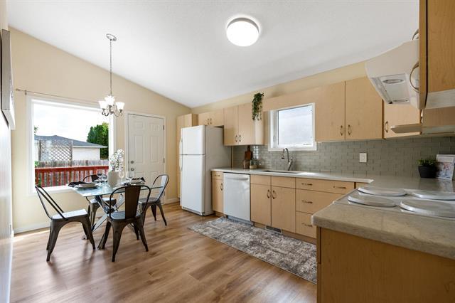 2583 King Edward St, Winnipeg, MB - Indoor Photo Showing Kitchen
