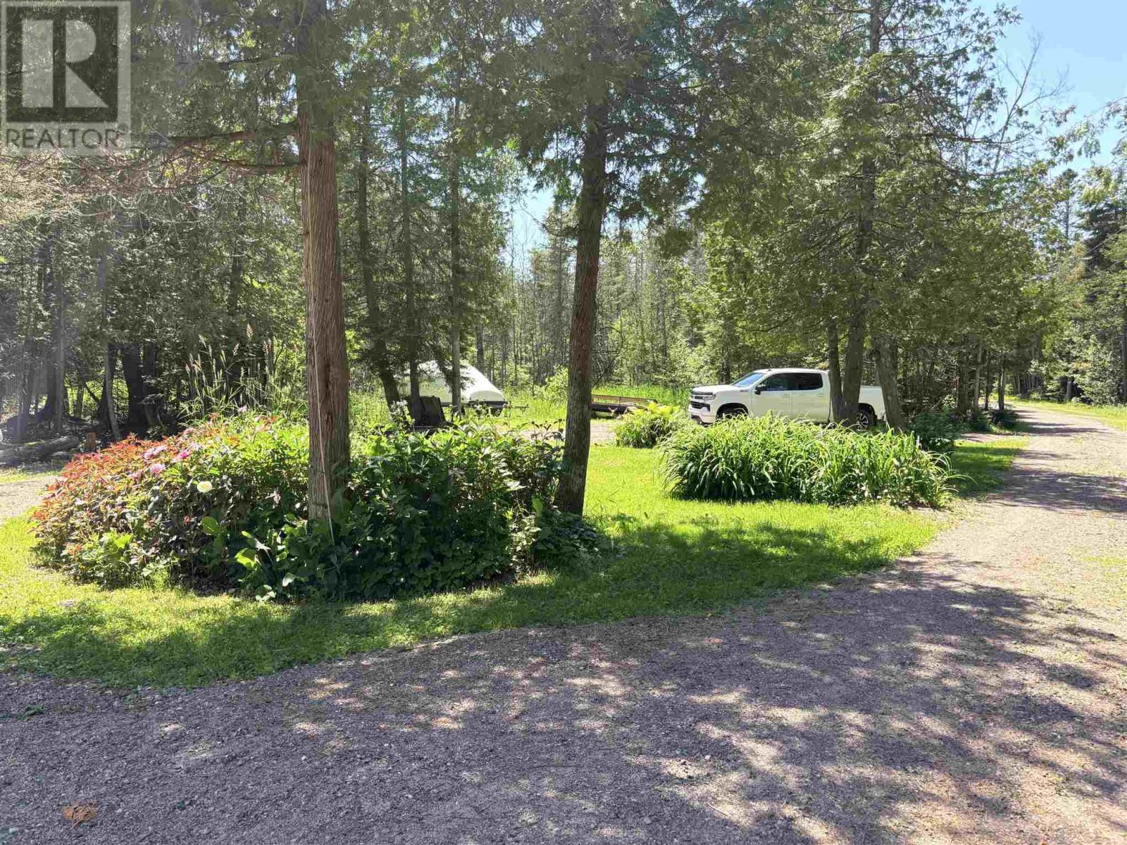 3882 Hamilton Dr, Hilton, ON - Outdoor
