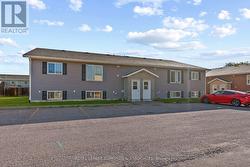 7 Renfrew St - 