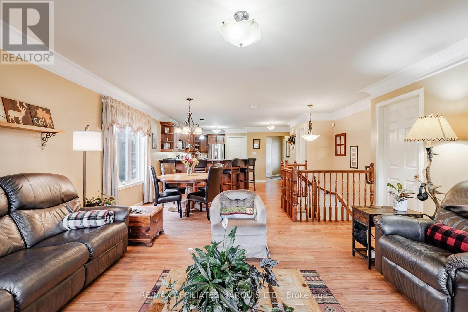 2230 Glen Brook Drive, Cornwall, ON - Indoor Photo Showing Living Room