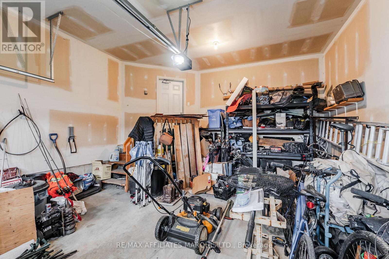 2230 Glen Brook Drive, Cornwall, ON - Indoor