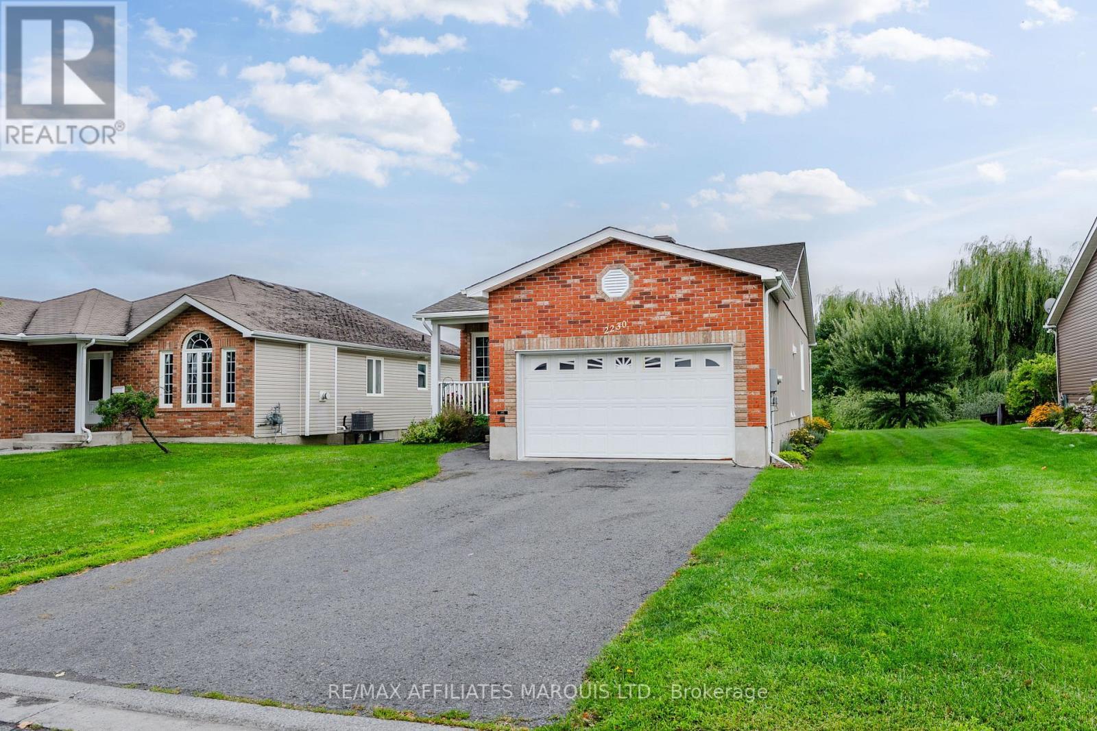 2230 Glen Brook Drive, Cornwall, ON - Outdoor With Facade