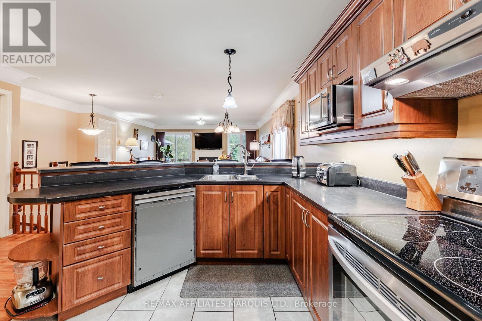 2230 Glen Brook Drive, Cornwall, ON - Indoor Photo Showing Kitchen With Double Sink
