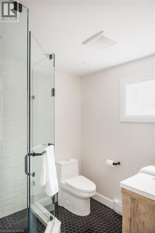 5410 Clive Crescent, Burlington, ON - Indoor Photo Showing Bathroom