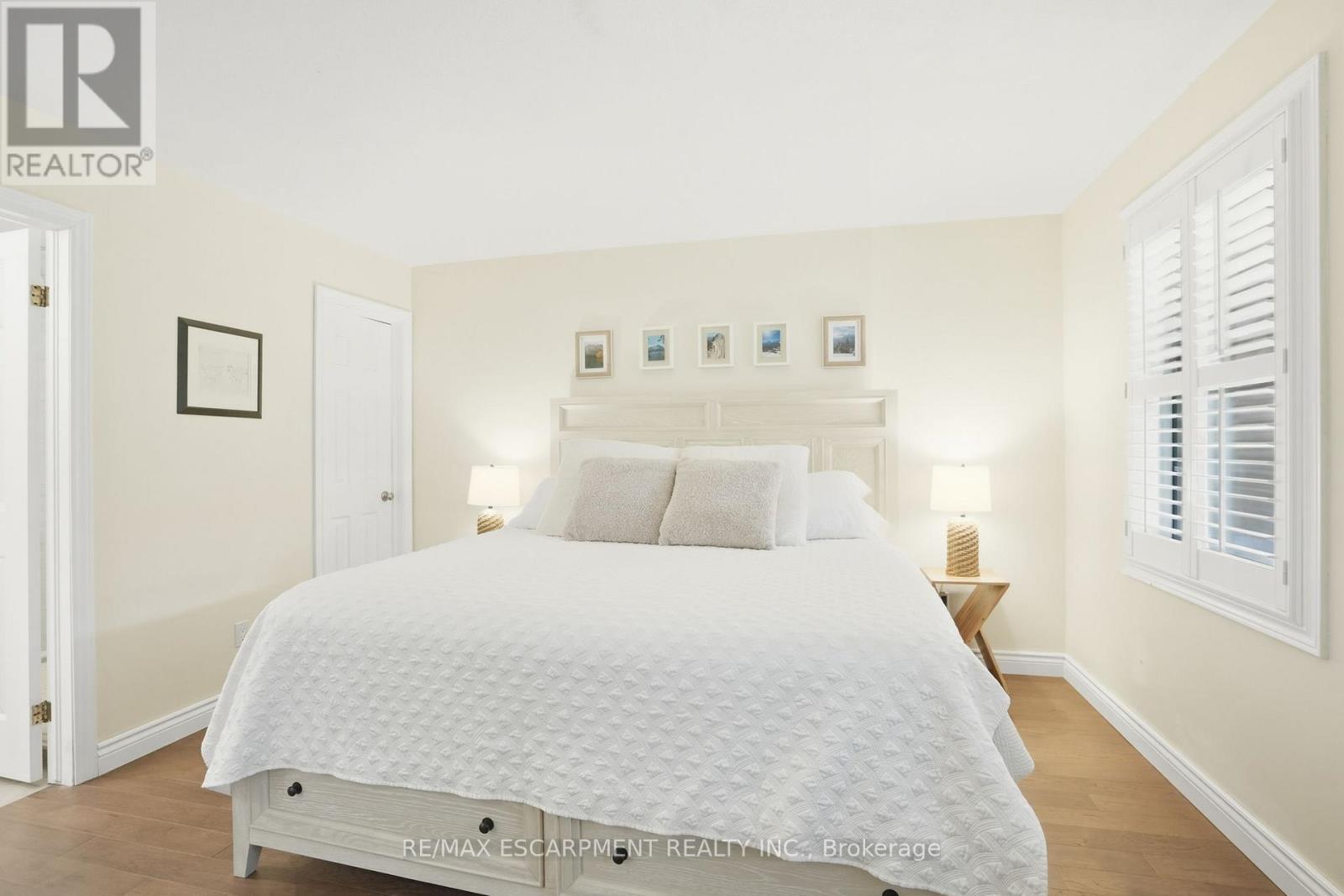 2000 15Th Side Road, Milton, ON - Indoor Photo Showing Bedroom