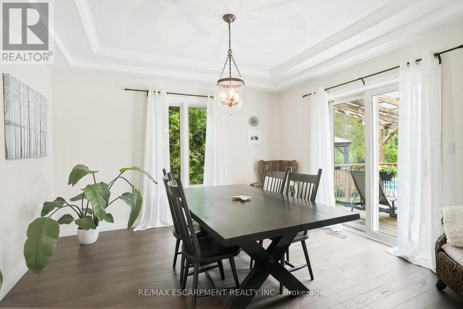 2000 15Th Side Road, Milton, ON - Indoor Photo Showing Dining Room