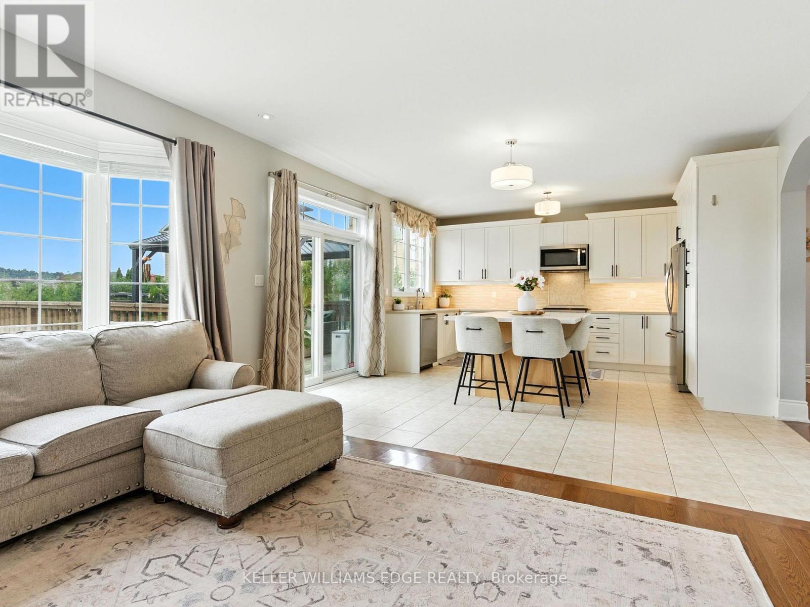 200 Giddings Crescent, Milton, ON - Indoor Photo Showing Other Room