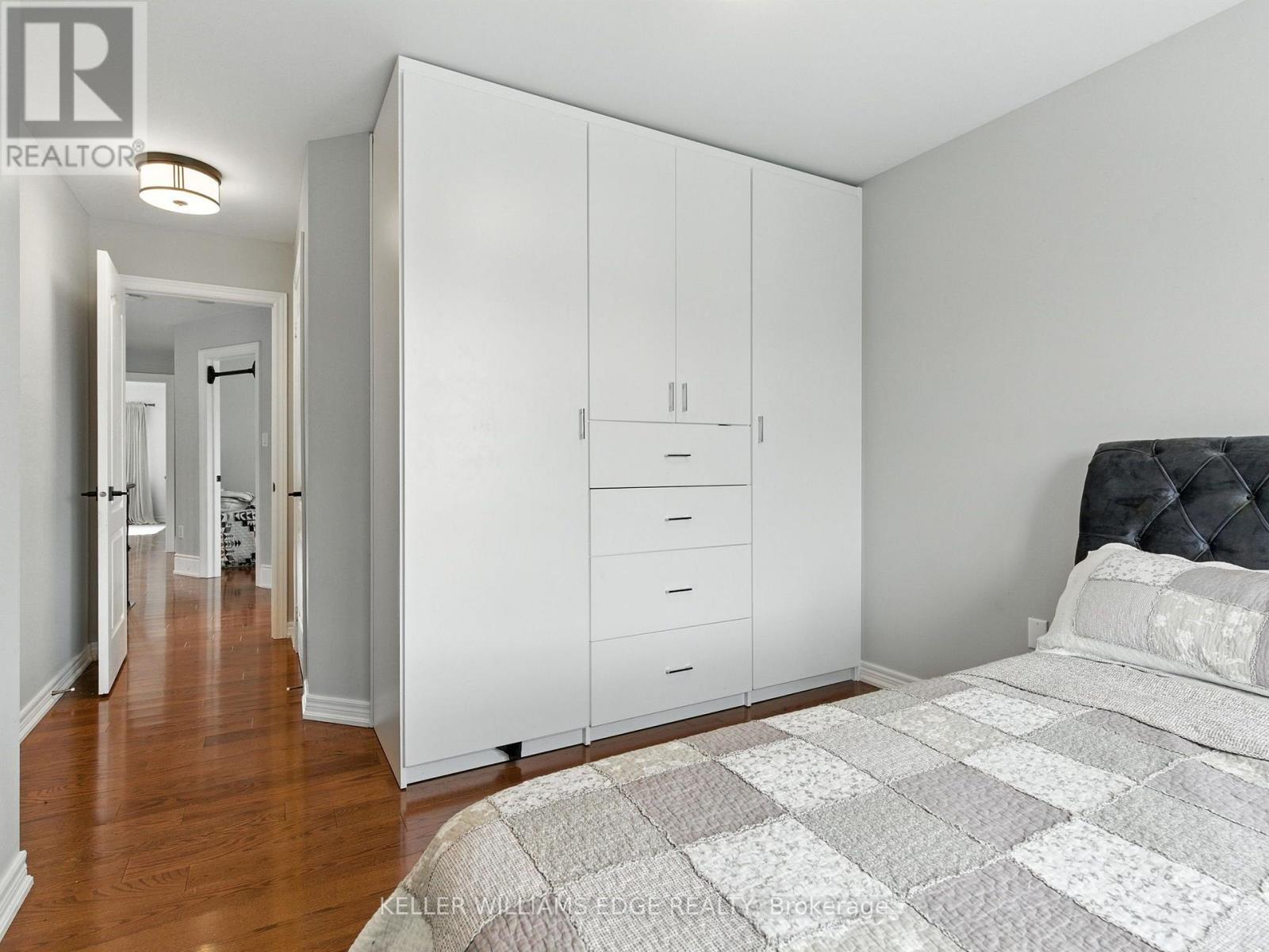 200 Giddings Crescent, Milton, ON - Indoor Photo Showing Bedroom