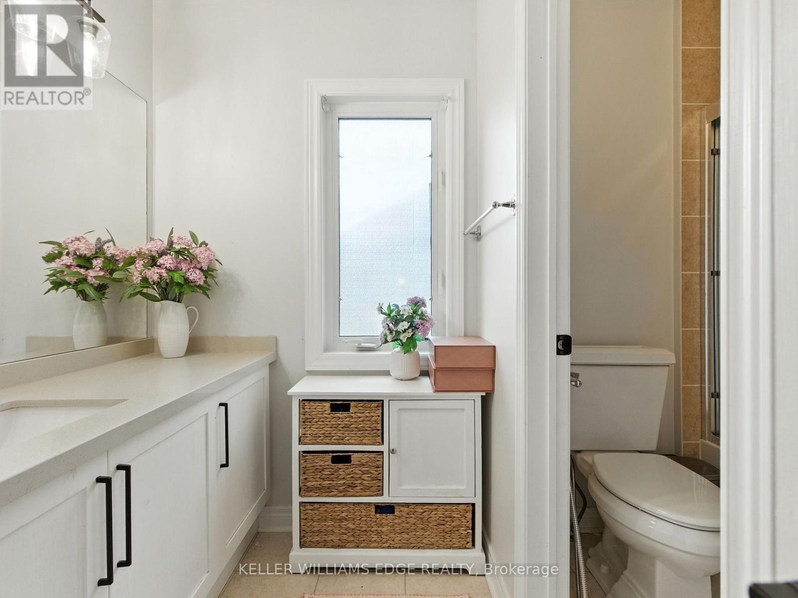 200 Giddings Crescent, Milton, ON - Indoor Photo Showing Bathroom