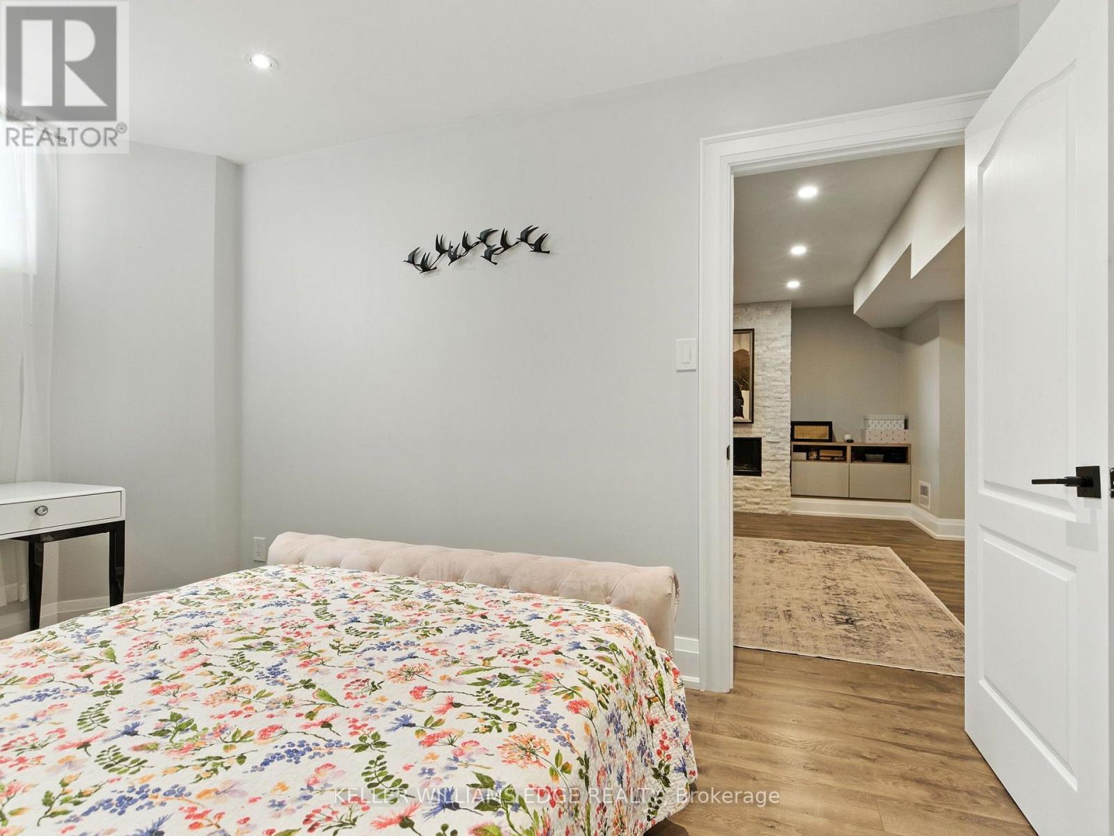 200 Giddings Crescent, Milton, ON - Indoor Photo Showing Bedroom