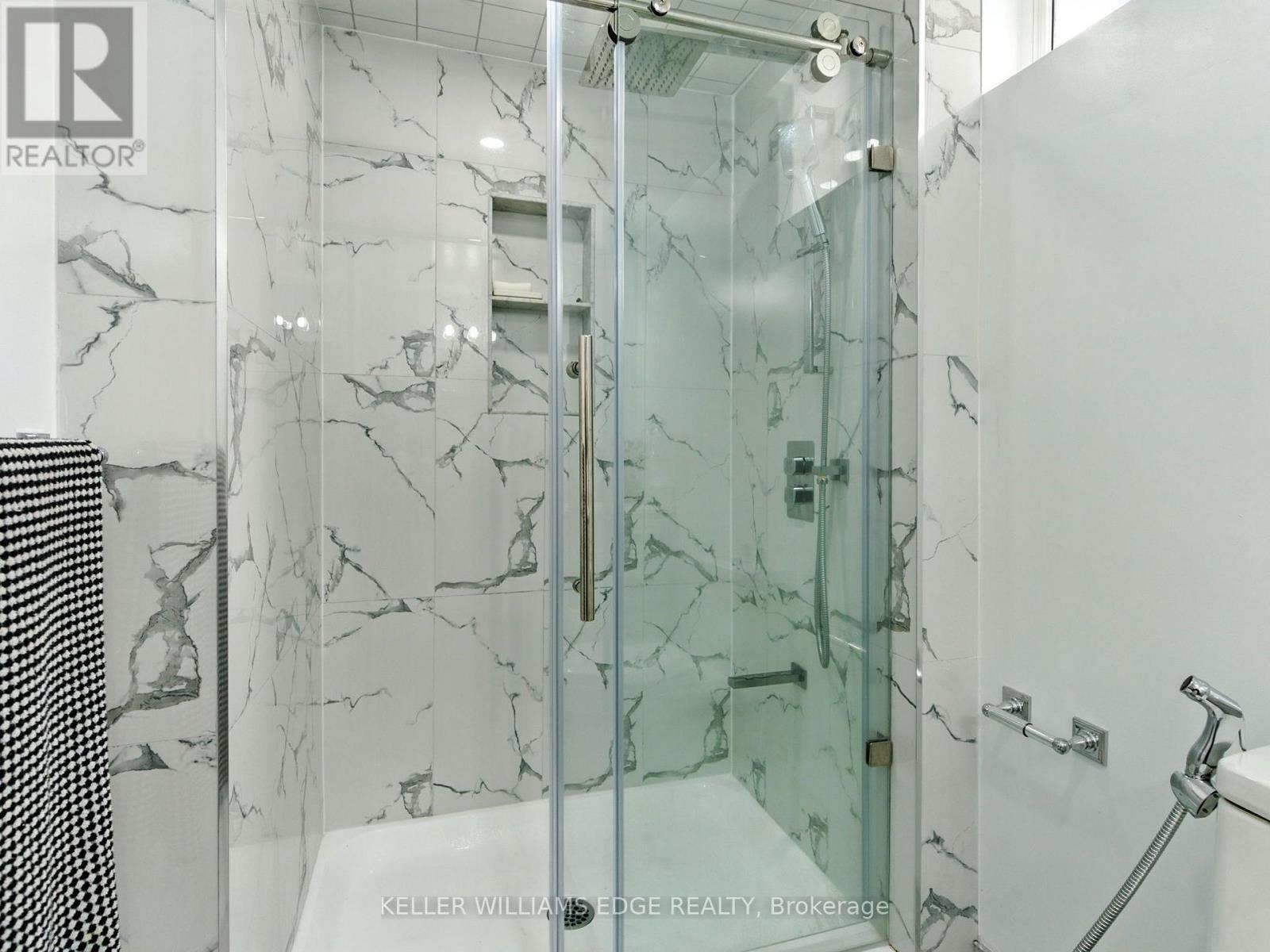200 Giddings Crescent, Milton, ON - Indoor Photo Showing Bathroom