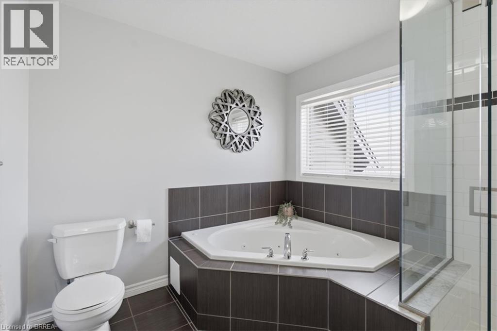 14 Mcqueen Drive, Paris, ON - Indoor Photo Showing Bathroom