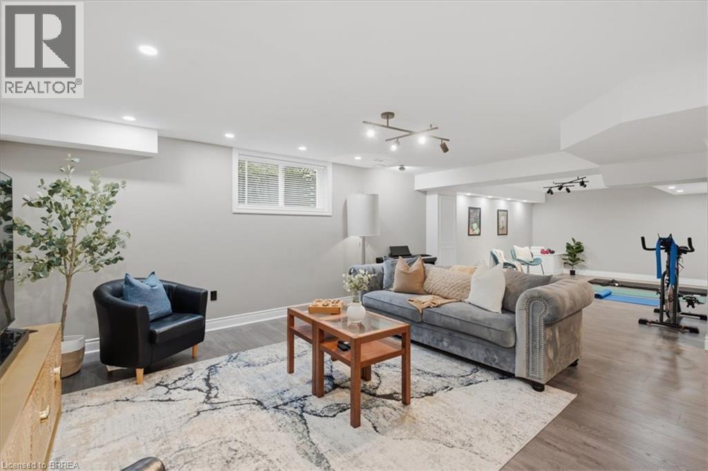 14 Mcqueen Drive, Paris, ON - Indoor