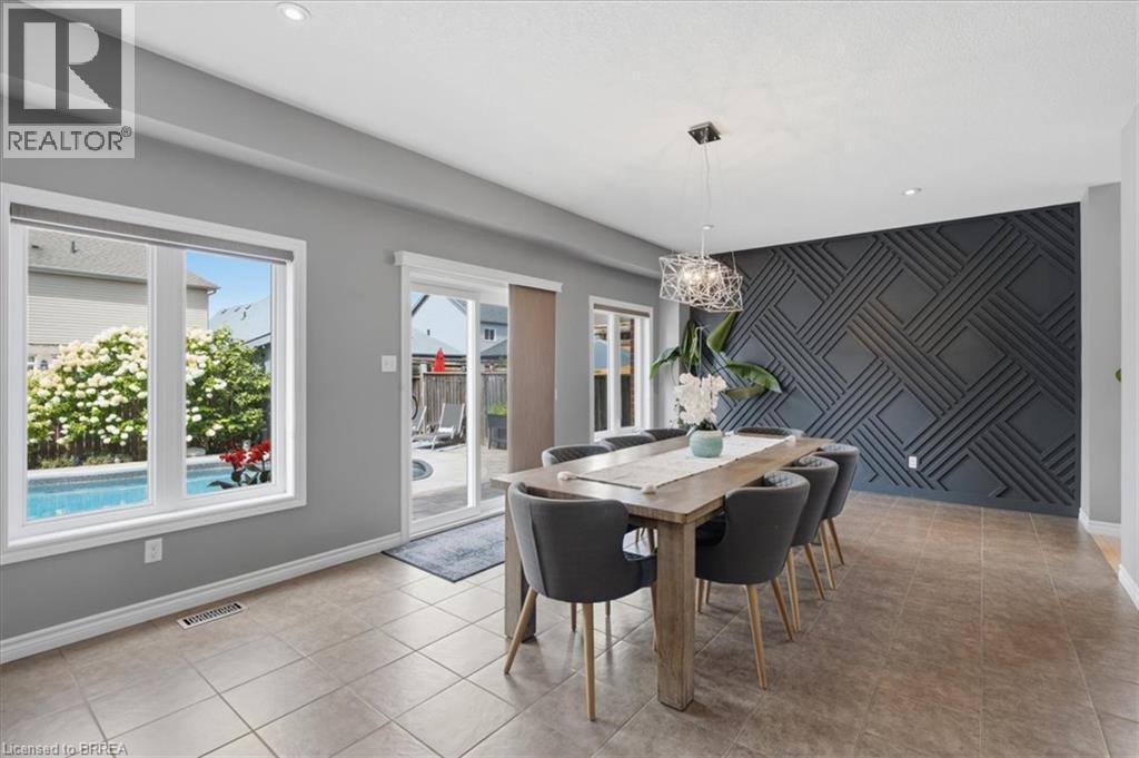 14 Mcqueen Drive, Paris, ON - Indoor Photo Showing Dining Room