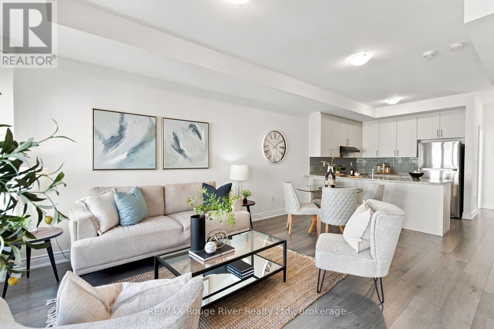 2607 Magdalen Path W, Oshawa (Windfields), ON - Indoor Photo Showing Living Room