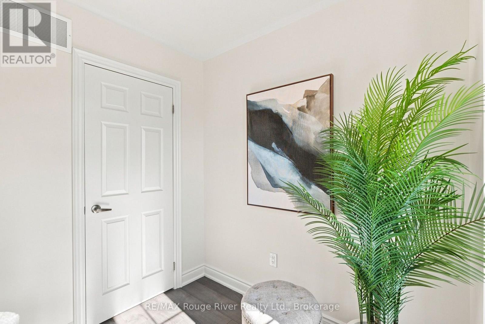 2607 Magdalen Path W, Oshawa (Windfields), ON - Indoor