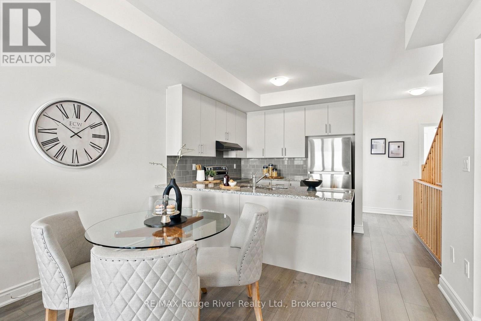 2607 Magdalen Path W, Oshawa (Windfields), ON - Indoor