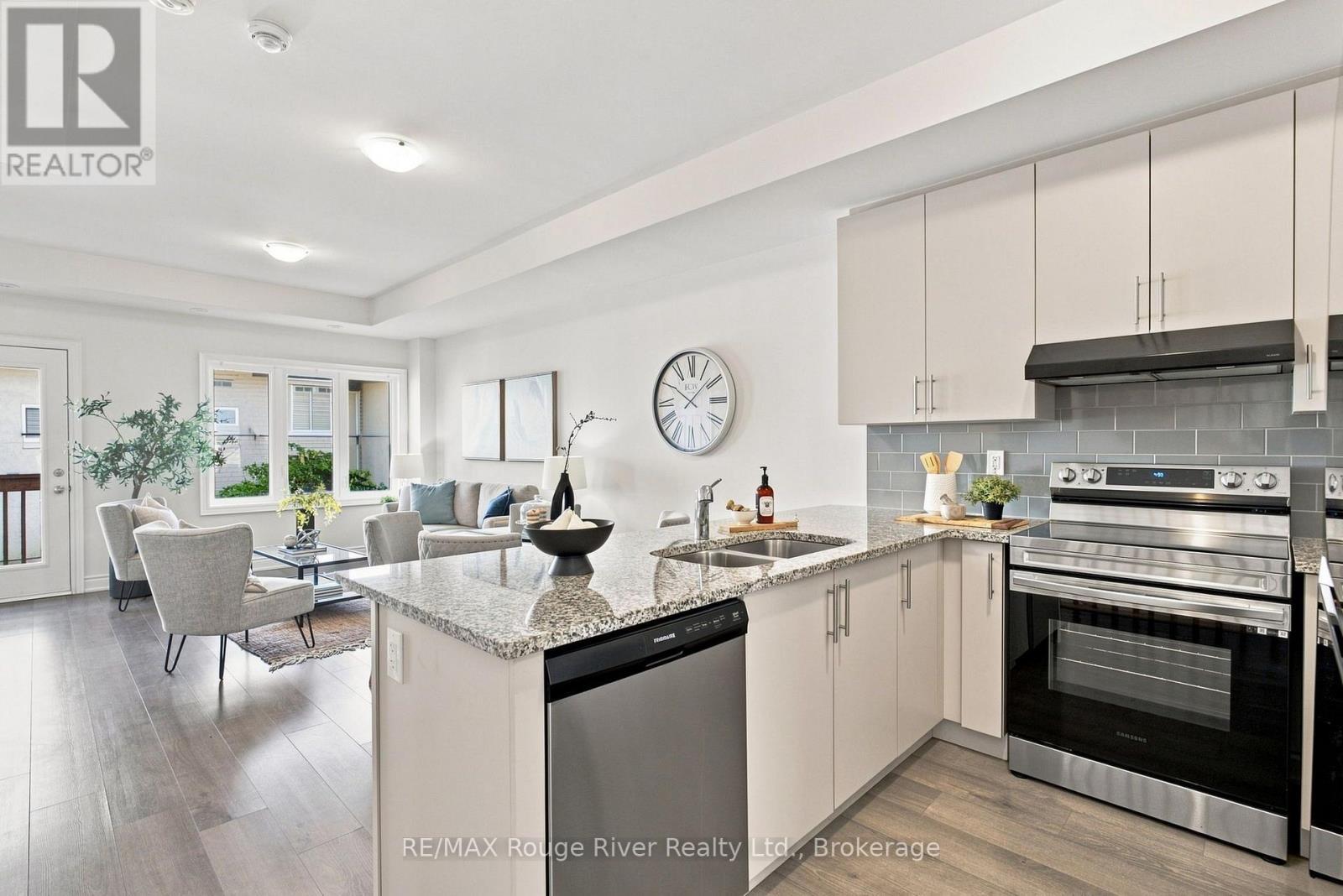 2607 Magdalen Path W, Oshawa (Windfields), ON - Indoor Photo Showing Kitchen With Stainless Steel Kitchen With Double Sink