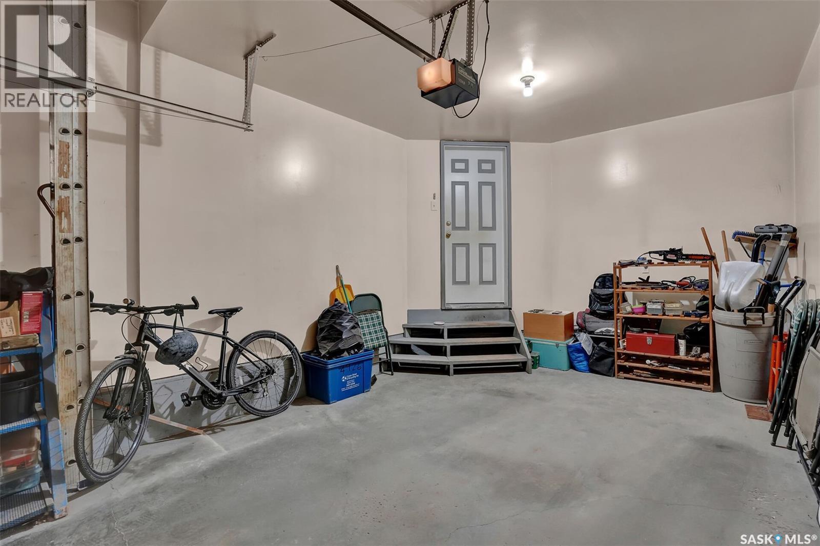 4926 Marigold Drive, Regina, SK - Indoor Photo Showing Garage