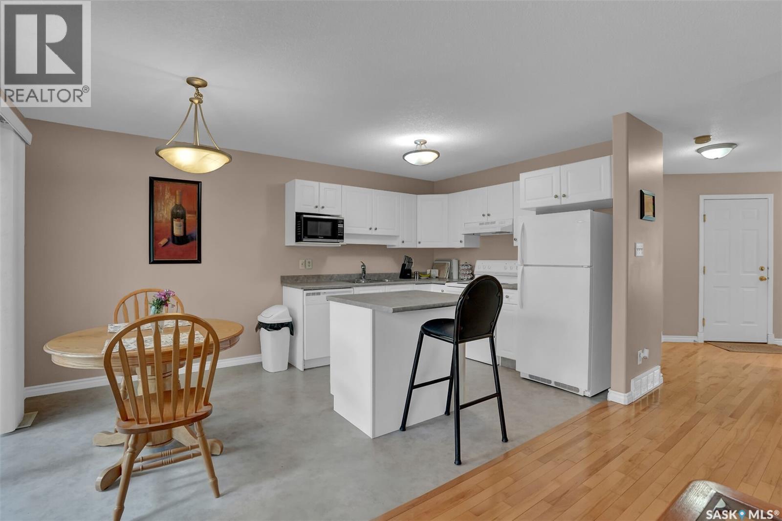 4926 Marigold Drive, Regina, SK - Indoor Photo Showing Kitchen
