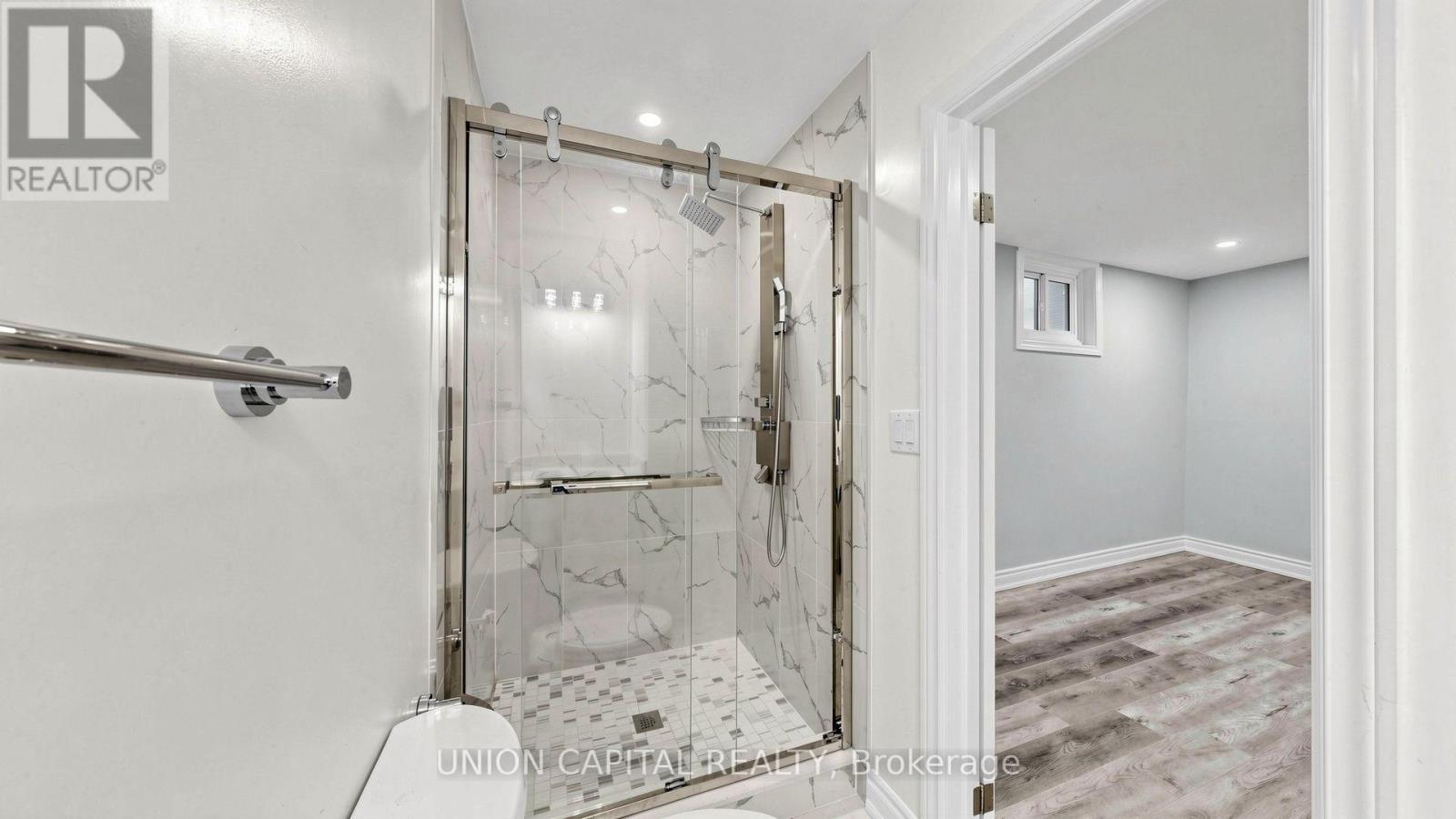 6 Windy Golf Way, Toronto, ON - Indoor Photo Showing Bathroom