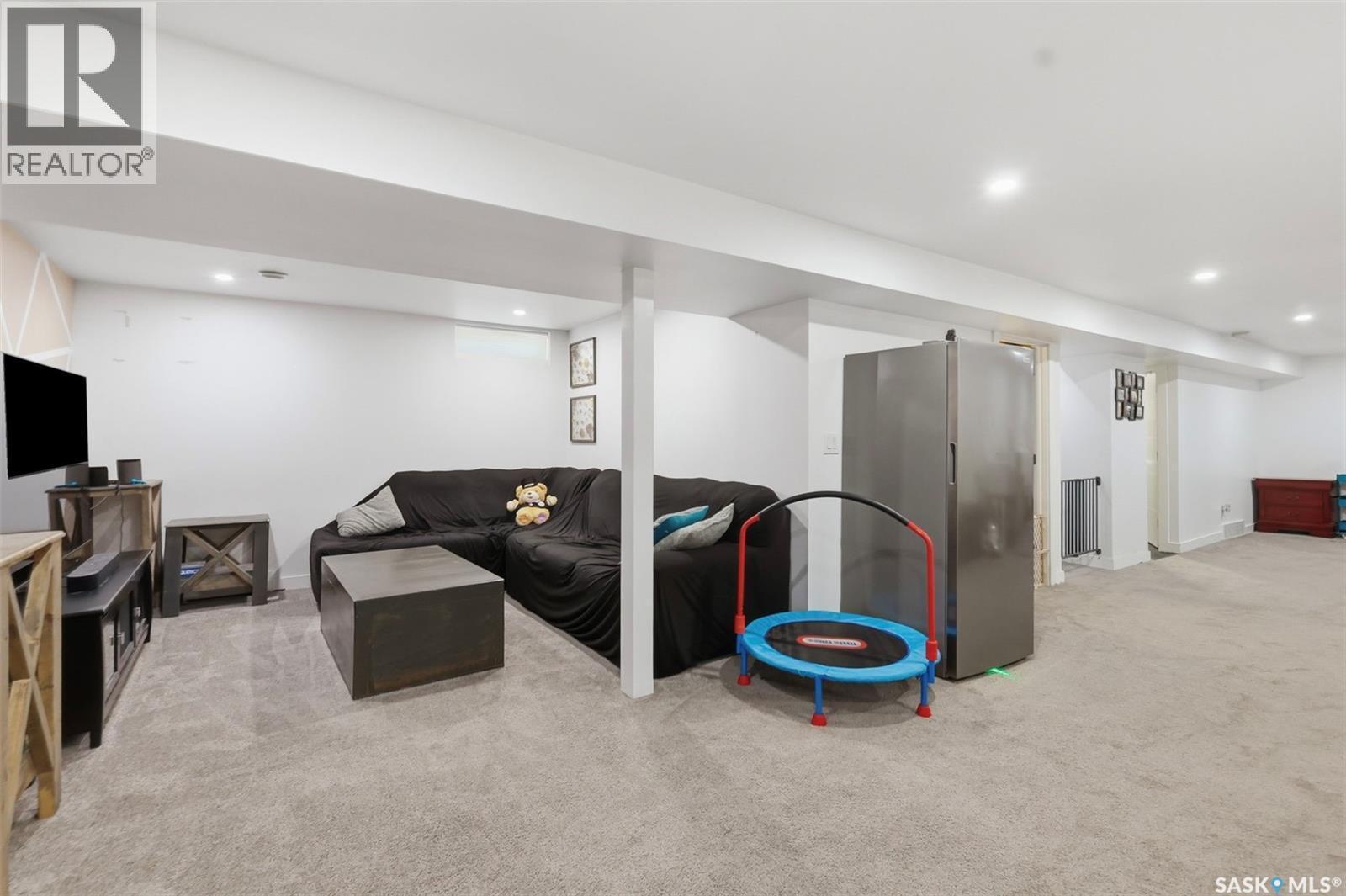 2508 Preston Avenue S, Saskatoon, SK - Indoor
