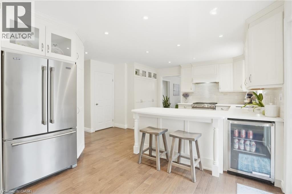 2000 15 Side Road, Milton, ON - Indoor Photo Showing Kitchen With Upgraded Kitchen