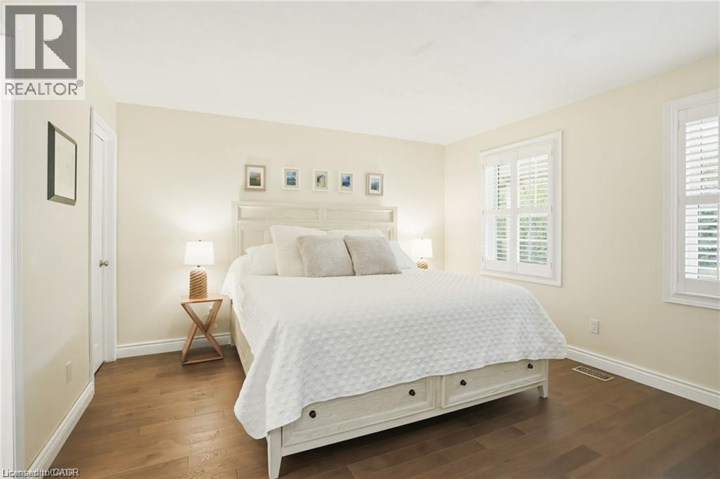 2000 15 Side Road, Milton, ON - Indoor Photo Showing Bedroom