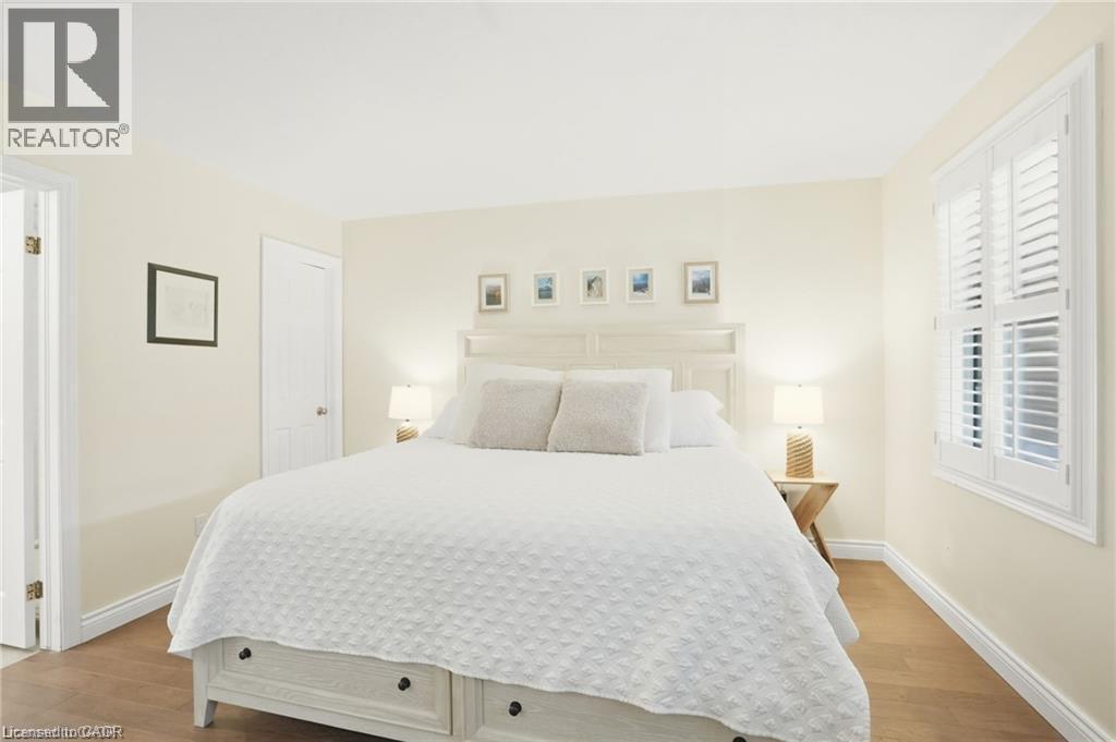 2000 15 Side Road, Milton, ON - Indoor Photo Showing Bedroom