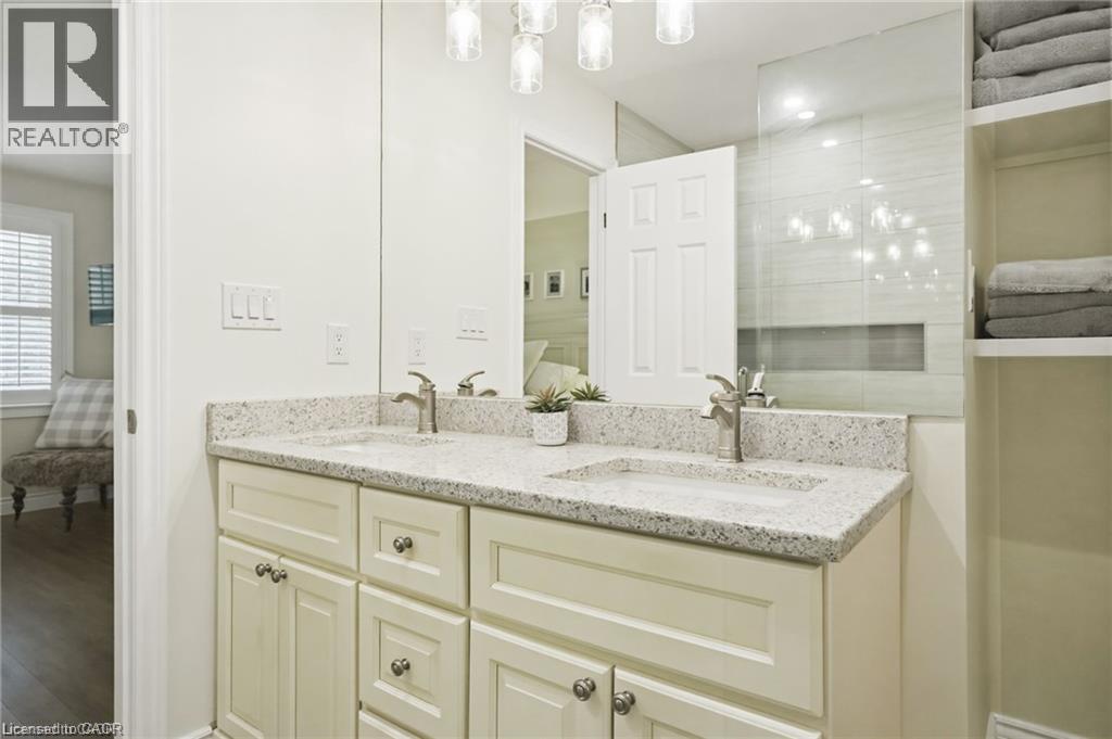 2000 15 Side Road, Milton, ON - Indoor Photo Showing Bathroom