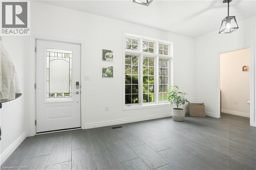 2000 15 Side Road, Milton, ON - Indoor Photo Showing Other Room
